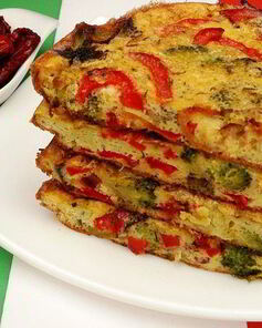 Фриттата со сладким перцем и брокколи