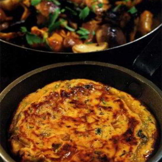 Рецепт омлета с грибами и сыром