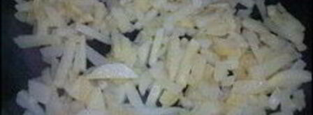 омлет с картошкой, сосисками, зеленью и плавлеными сырками в духовке. Шаг 4