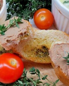 Паштет из куриный печени с тимьяном