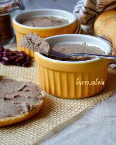 Печеночный паштет с фасолью