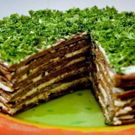 Рецепт печеночного торта со сметаной и зеленью