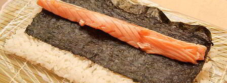 ролл в стружке тунца бонито. Шаг 5