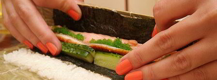 ролл в стружке тунца бонито. Шаг 9