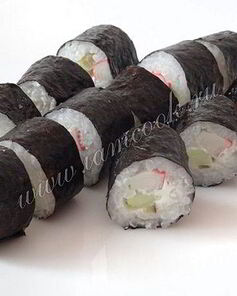 Роллы с крабовыми палочками