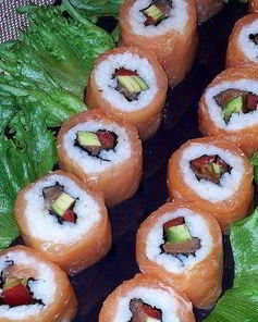 Роллы с лососем