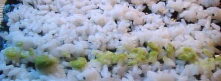 роллы с семгой и авокадо. Шаг 7