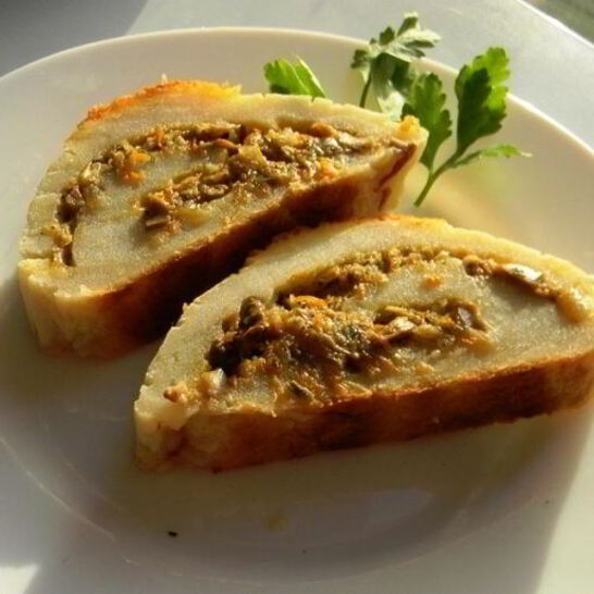 Рецепт картофельного рулета с грибами