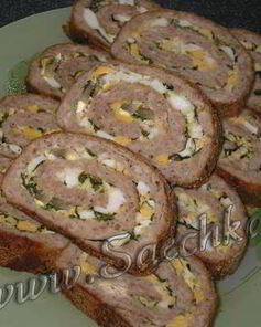 Мясной рулет с грибами