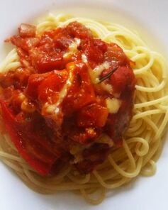 Мясной рулет со спагетти