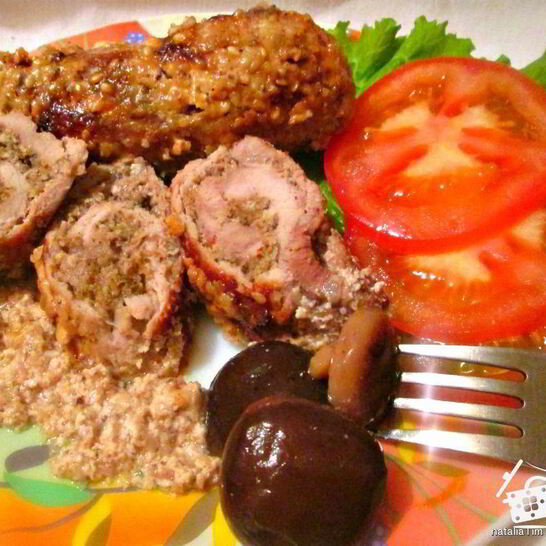 Рецепт мясных рулетов под сметано-ореховым соусом