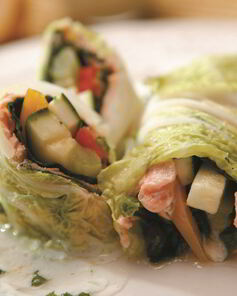 Паровые рулеты из семги с овощами и зеленью с соусом из натурального йогурта