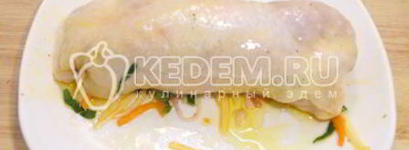 рулет из окорочка с морковью по-корейски. Шаг 7