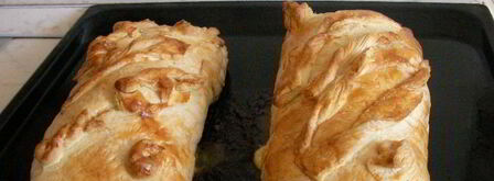 рулет из слоеного теста и рыбы. Шаг 9