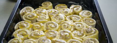 рулетики с фаршем в духовке. Шаг 5