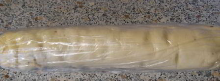 сырный рулет с сухофруктами и орехами. Шаг 11