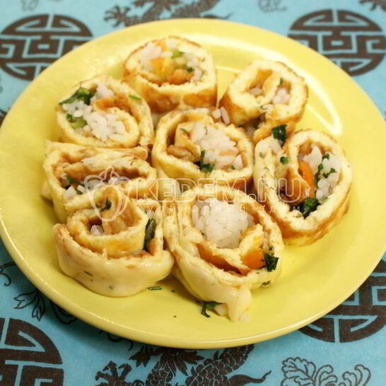 Рецепт яично-сырного рулет с рисом и овощами