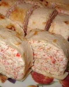 Закусочные рулеты из лаваша с соусом тартар