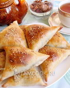 Самса с брынзой и зеленью