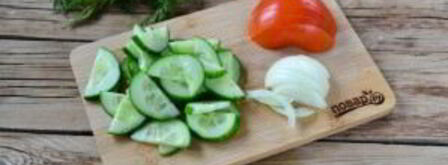 шаверма с пикантной курочкой и чесночным соусом. Шаг 7