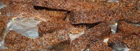 бородинские сухарики со сметанно-кефирным соусом с чесноком. Шаг 5