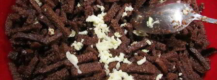 сухарики из черного хлеба с чесноком. Шаг 11