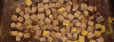 сухарики из черного хлеба со специями и базиликом. Шаг 3