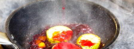 сулугуни, запеченный в беконе на груше. Шаг 6