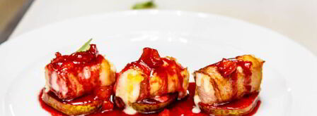 сулугуни, запеченный в беконе на груше. Шаг 9