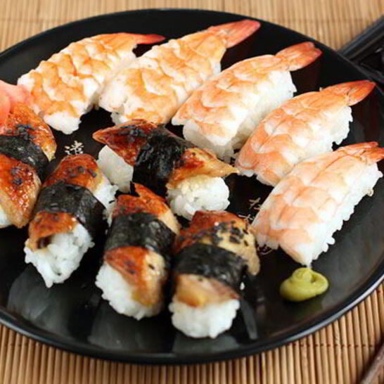 Рецепт суш с креветкой, угрем и омлетом