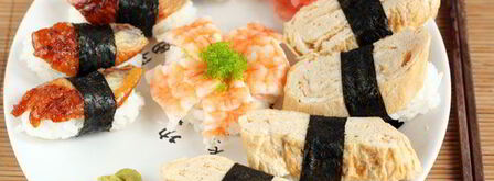 суши с креветкой, угрем и омлетом. Шаг 11