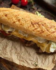 Сэндвич с говядиной и томатной сальсой