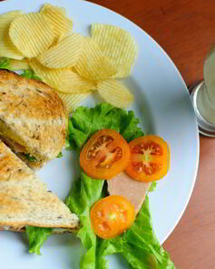 Сэндвич с колбасой