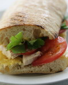 Сэндвич с курицей и домашним майонезом