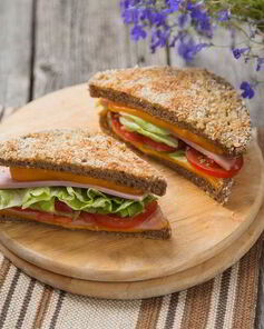 Сэндвич с ветчиной и сыром