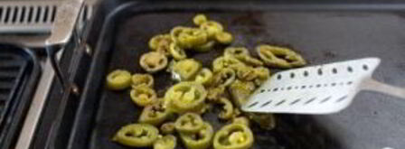 сэндвичи с колбасой и халапеньо. Шаг 4