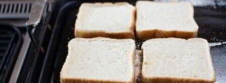 сэндвичи с колбасой и халапеньо. Шаг 5