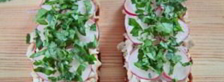 сэндвичи с курицей, редисом и фасолью. Шаг 8