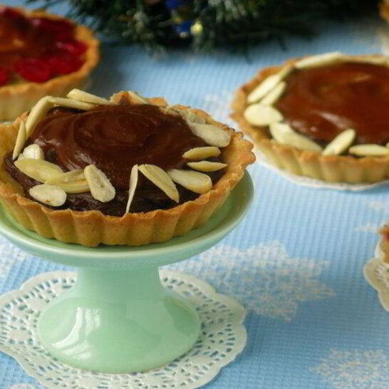 Рецепт миндальных тарталеток с кремом из авокадо