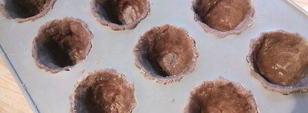 шоколадные тарталетки с панна коттой и клубникой. Шаг 4