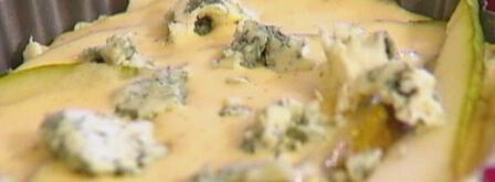 тарталетки из слоеного теста с грушей и голубым сыром. Шаг 8