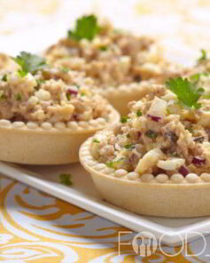 Тарталетки с рыбными консервами