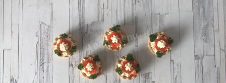 тарталетки с сыром и икрой. Шаг 9