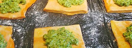 томатные тарталетки с помидорами, фетой и соусом песто. Шаг 4