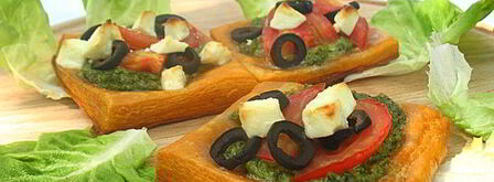 томатные тарталетки с помидорами, фетой и соусом песто. Шаг 6