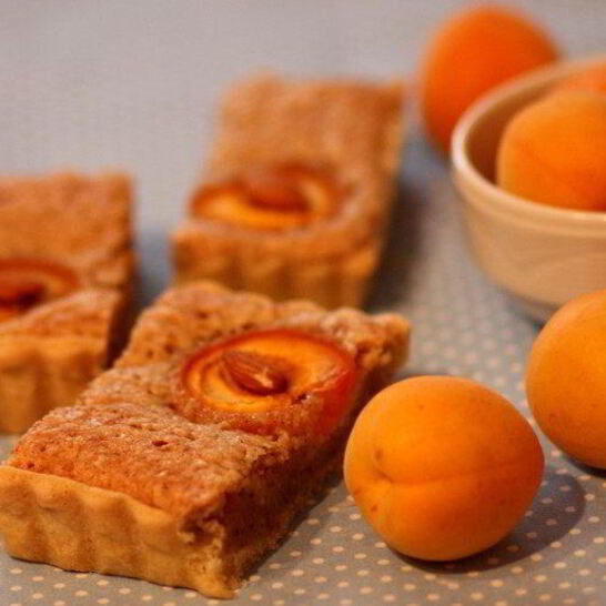 Рецепт абрикосового тарта с миндальным кремом