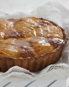 Грушевый тарт на шоколадно-миндальном тесте