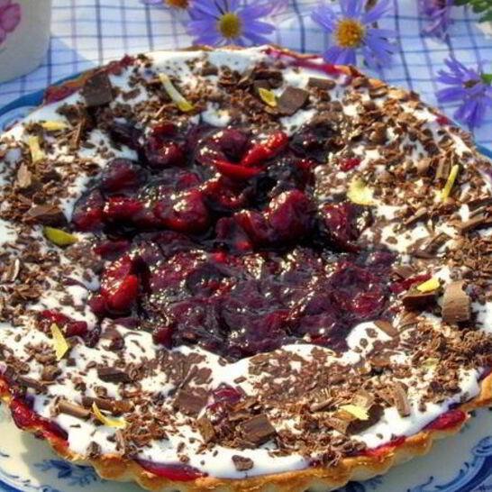 Рецепт сметанного тарта с вишней и вином