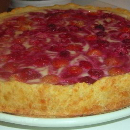 Рецепт творожного тарта с малиной и заварным кремом