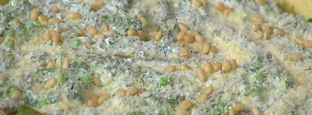 творожный тарт с зеленым горошком, спаржей и кедровыми орехами. Шаг 10